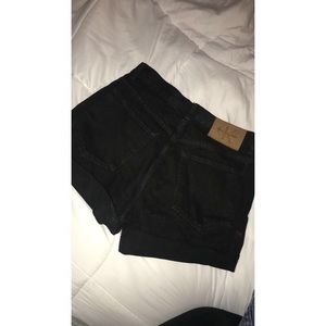CALVIN KLIEN JEAN SHORTS!